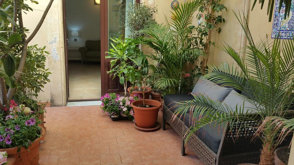 Centro Storico B&B Catania Exterior foto